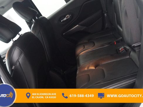 Used 2019 Jeep Cherokee Limited AWD/4WD image 14