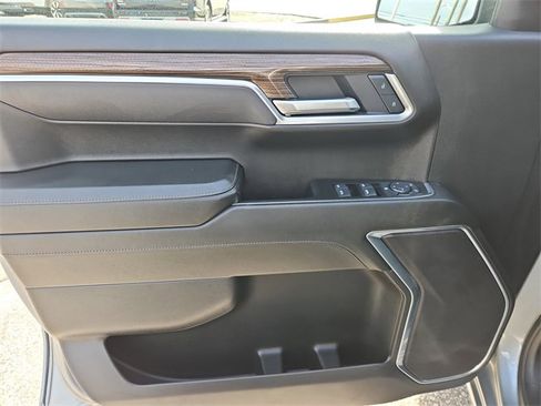 Used 2025 Chevrolet Silverado 1500 LT image 17