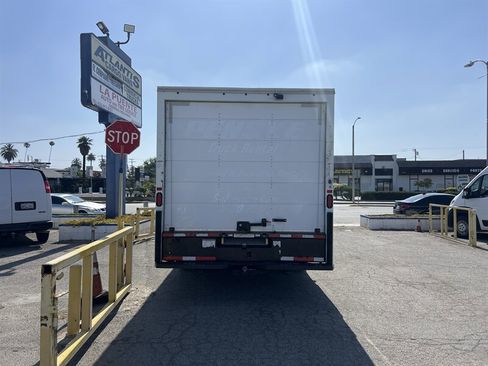 Used 2022 Ford E-350 and Econoline 350 Super Duty RWD image 3
