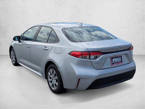 Used 2024 Toyota Corolla LE image 7
