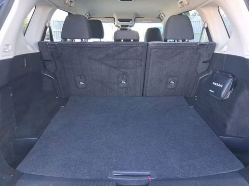 Used 2023 Nissan Rogue SV image 25