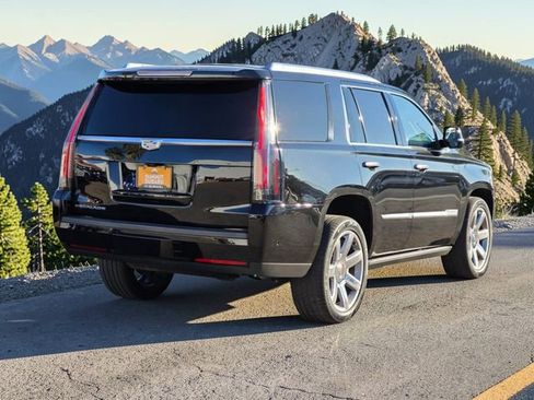 Used 2019 Cadillac Escalade Premium Luxury image 7