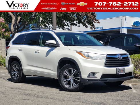 Used 2016 Toyota Highlander XLE AWD/4WD image 1
