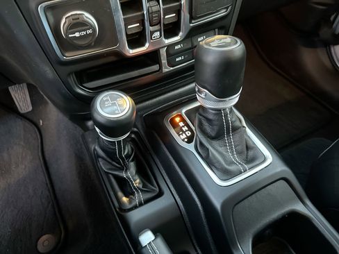 New 2023 Jeep Wrangler Sahara w/ Cold Weather Group image 20