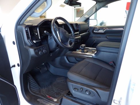 Used 2023 Chevrolet Silverado 1500 RST image 9