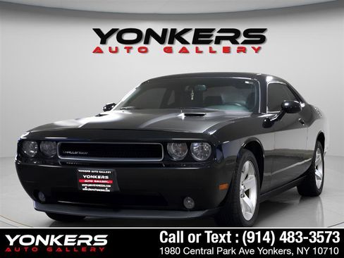 Used 2011 Dodge Challenger image 14