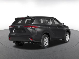 Used 2025 Toyota Highlander LE FWD video 2