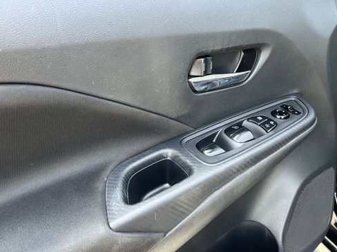 Used 2021 Nissan Versa SV image 14