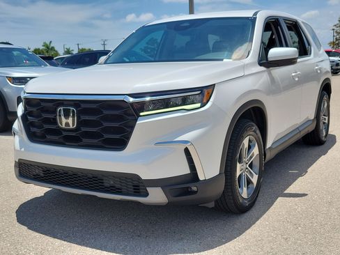 Used 2024 Honda Pilot EX-L image 3