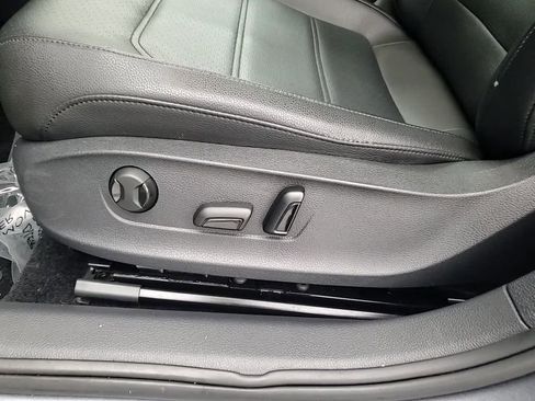 Used 2017 Volkswagen Passat 1.8T SE w/ SE Lighting Package image 14