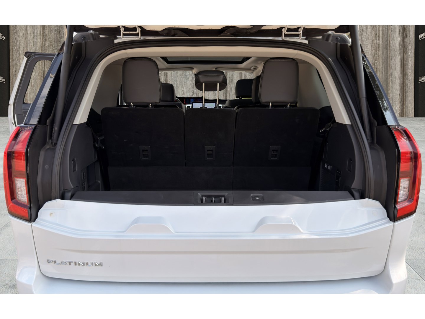 Used 2025 Ford Expedition Platinum AWD/4WD image 23