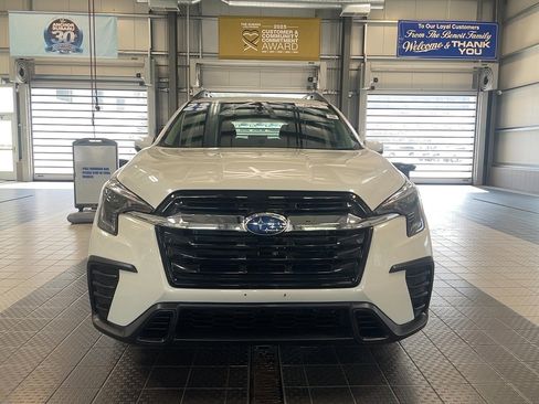 Used 2023 Subaru Ascent Premium image 2