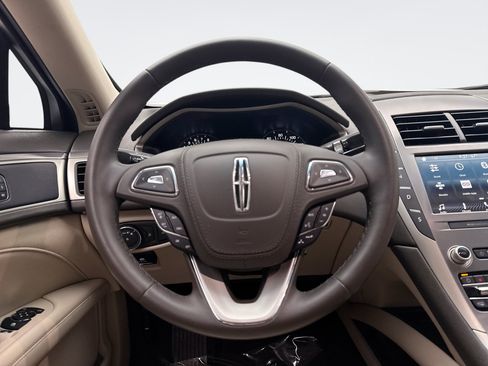 Used 2019 Lincoln MKZ Premiere FWD image 12