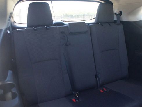 Used 2023 Toyota Highlander LE FWD image 21