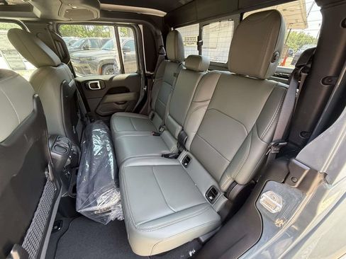 New 2026 Jeep Gladiator Mojave AWD/4WD image 13