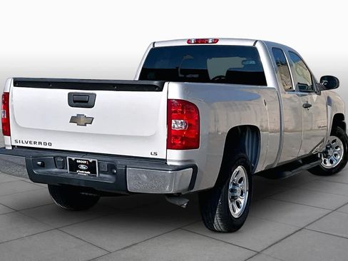 Used 2009 Chevrolet Silverado 1500 W/T w/ LS Package RWD image 12