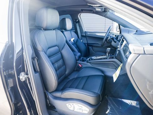 Certified 2026 Porsche Macan Turbo AWD/4WD image 28