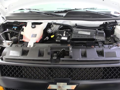 Used 2020 Chevrolet Express 2500 w/ Driver Convenience Package image 32