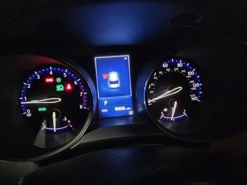Used 2018 Toyota C-HR XLE FWD image 15