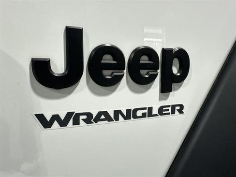 Used 2020 Jeep Wrangler Sport image 9