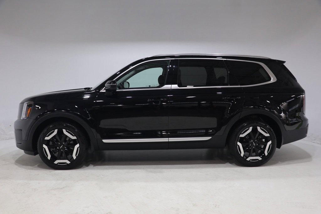 Used 2024 Kia Telluride EX w/ EX Captain's Chair Package AWD/4WD image 8
