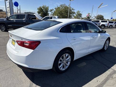 Used 2025 Chevrolet Malibu LT FWD image 5