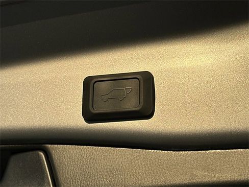 New 2025 Toyota RAV4 XLE image 7