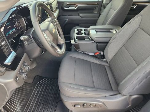 Used 2025 Chevrolet Silverado 1500 LT AWD/4WD image 13