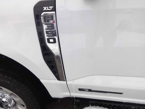 Used 2024 Ford F350 XLT image 5