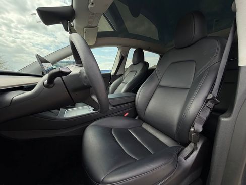 Used 2023 Tesla Model Y Long Range image 4