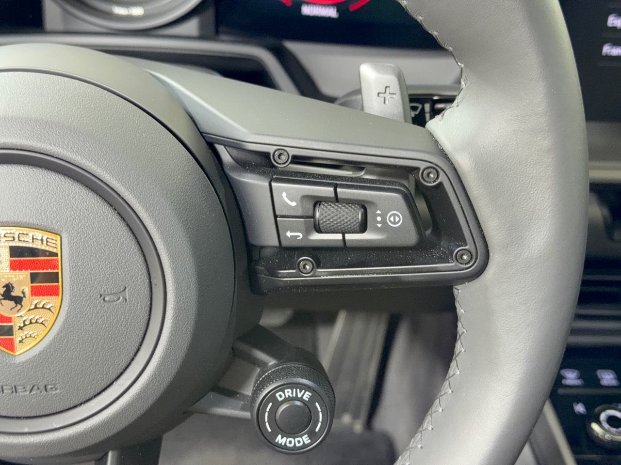 Certified 2024 Porsche 911 Carrera 4 AWD/4WD image 22