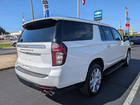 Used 2023 Chevrolet Suburban High Country image 5