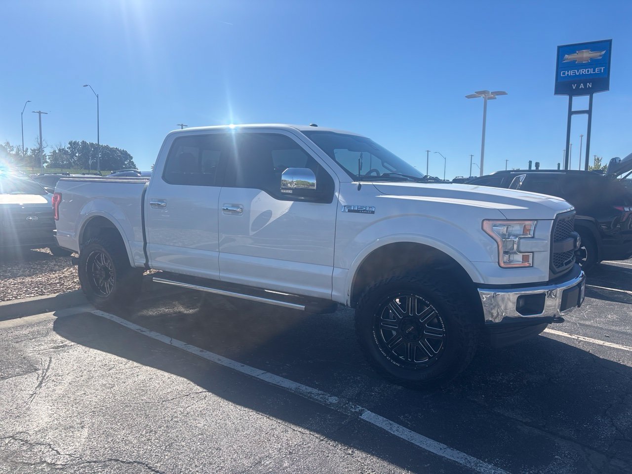 Used 2017 Ford F150 Lariat w/ Equipment Group 502A Luxury AWD/4WD image 4