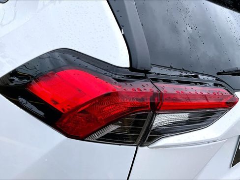 Used 2023 Toyota RAV4 XLE w/ Convenience Package FWD image 29