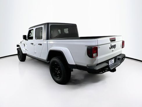 Used 2022 Jeep Gladiator Willys image 7