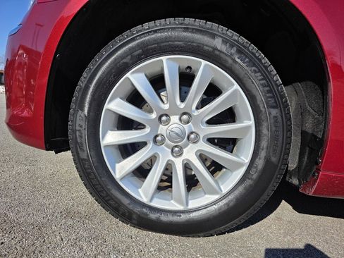 Used 2014 Chrysler 300 RWD w/ Driver Convenience Group image 16