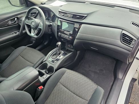 Used 2018 Nissan Rogue SV AWD/4WD image 10