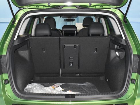 New 2026 Volkswagen Taos SE FWD image 23