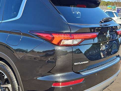 Used 2023 Mitsubishi Outlander SEL image 38