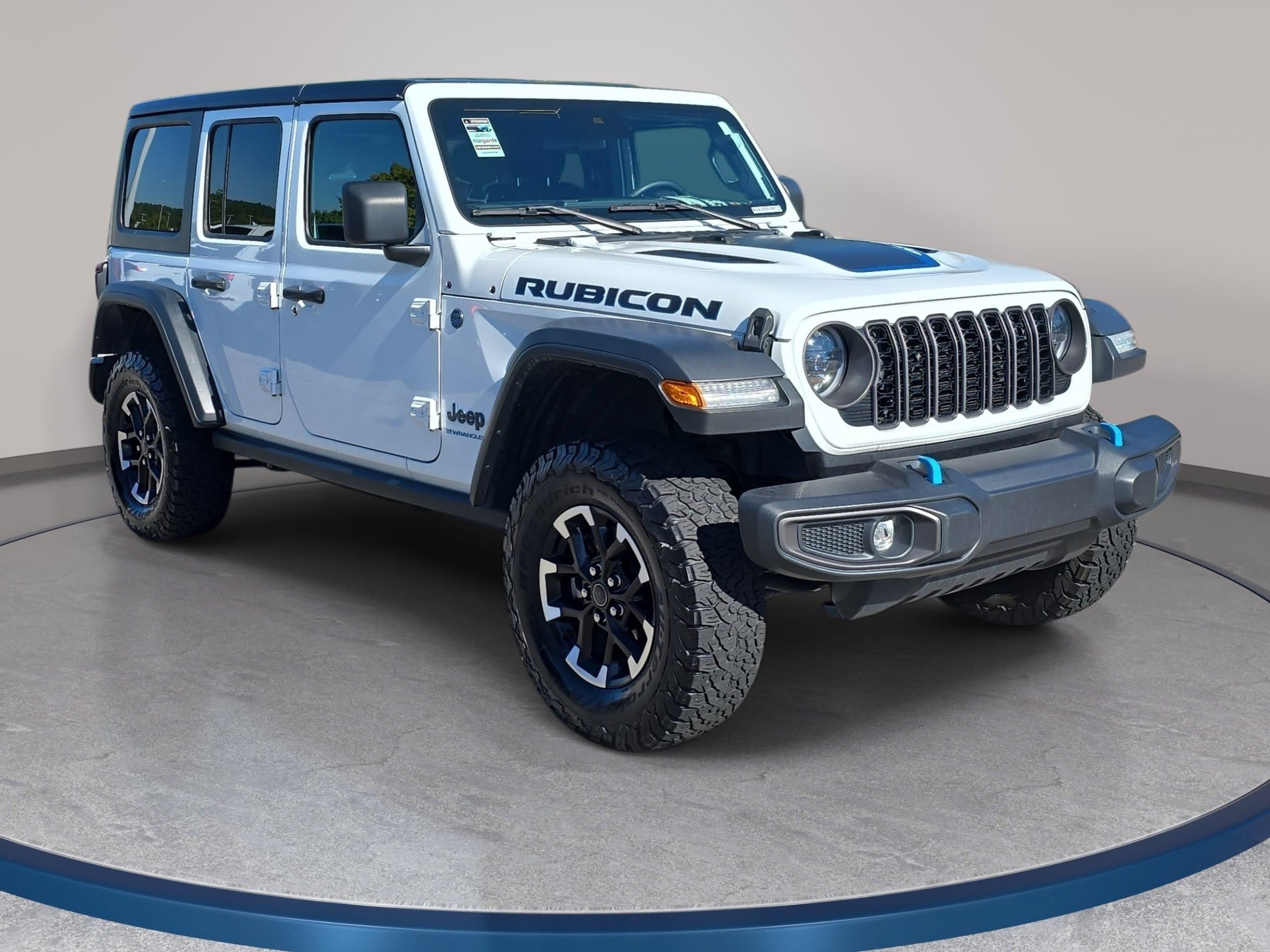 Used 2024 Jeep Wrangler Unlimited Rubicon 4xe AWD/4WD image 3