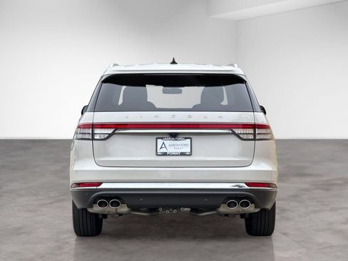 Used 2023 Lincoln Aviator 2WD w/ Premium Package image 4