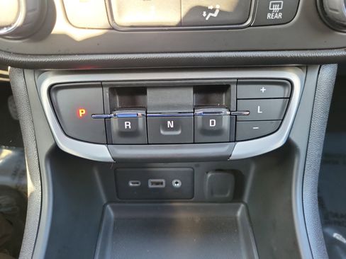 Used 2022 GMC Terrain SLE image 21