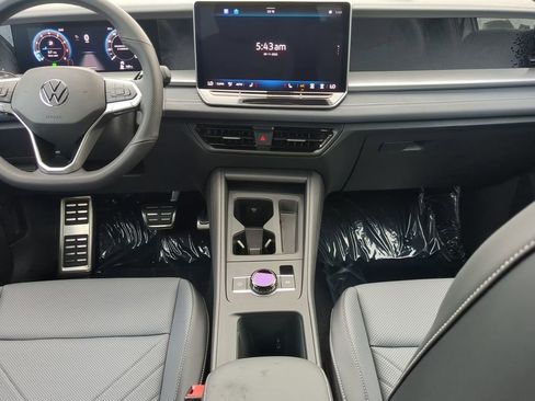 New 2025 Volkswagen Tiguan SE R-Line FWD image 15