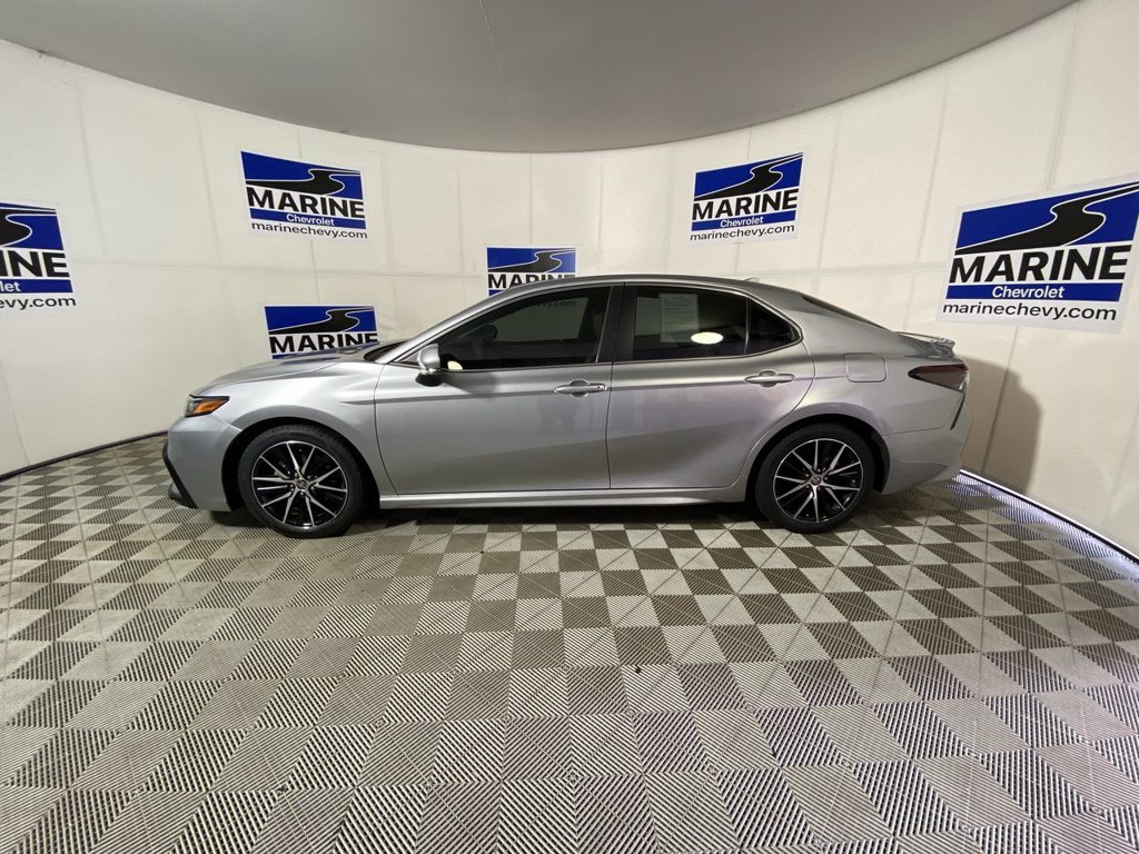 Used 2024 Toyota Camry SE w/ Convenience Package FWD image 10