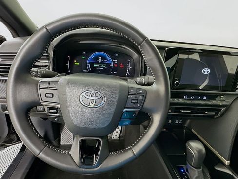 Certified 2025 Toyota Camry SE w/ Convenience Package image 11