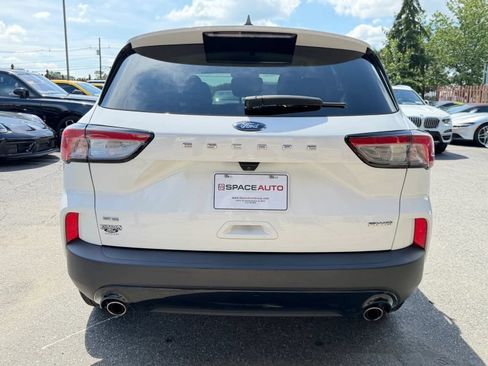 Used 2022 Ford Escape SE w/ SE Sport Appearance Package AWD/4WD image 7
