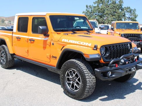 New 2026 Jeep Gladiator Rubicon w/ Whitecap Package AWD/4WD image 3