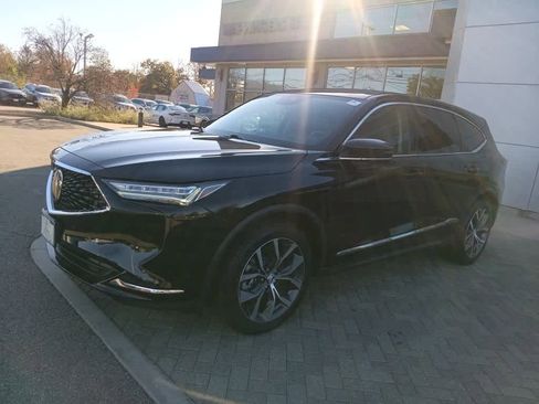 Used 2023 Acura MDX SH-AWD w/ Technology Package image 2