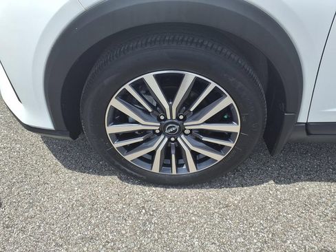 Used 2023 Nissan Kicks SV FWD image 5