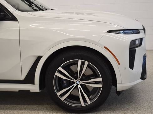 Used 2024 BMW X7 xDrive40i w/ M Sport Package AWD/4WD image 13